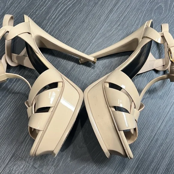 Saint Laurent Tribute Beige Patent Leather Sandals - Picture 5 of 8